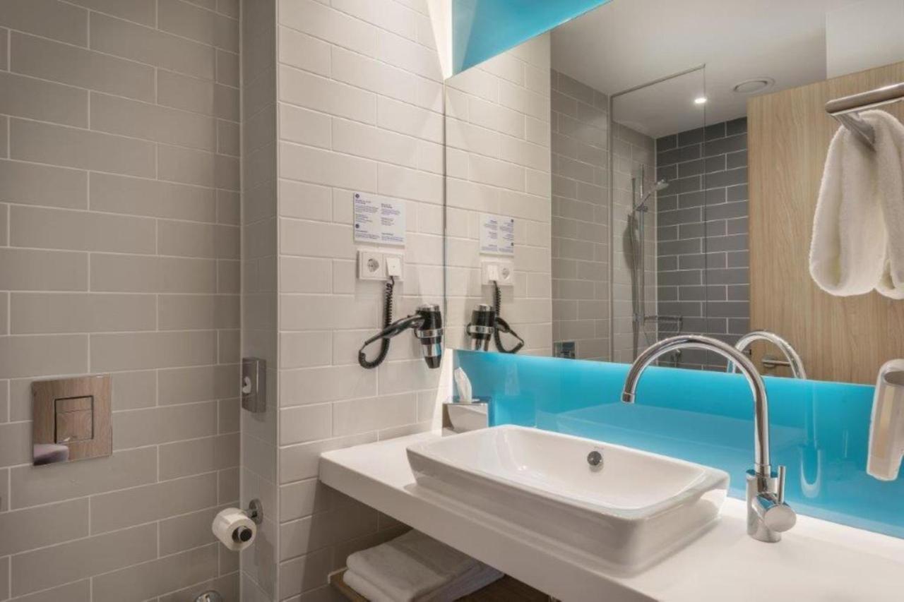 Holiday Inn Express Bochum By Ihg Екстер'єр фото