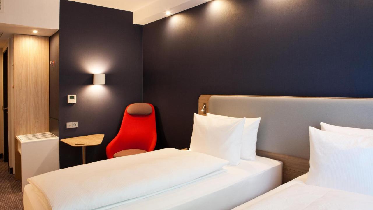 Holiday Inn Express Bochum By Ihg Екстер'єр фото
