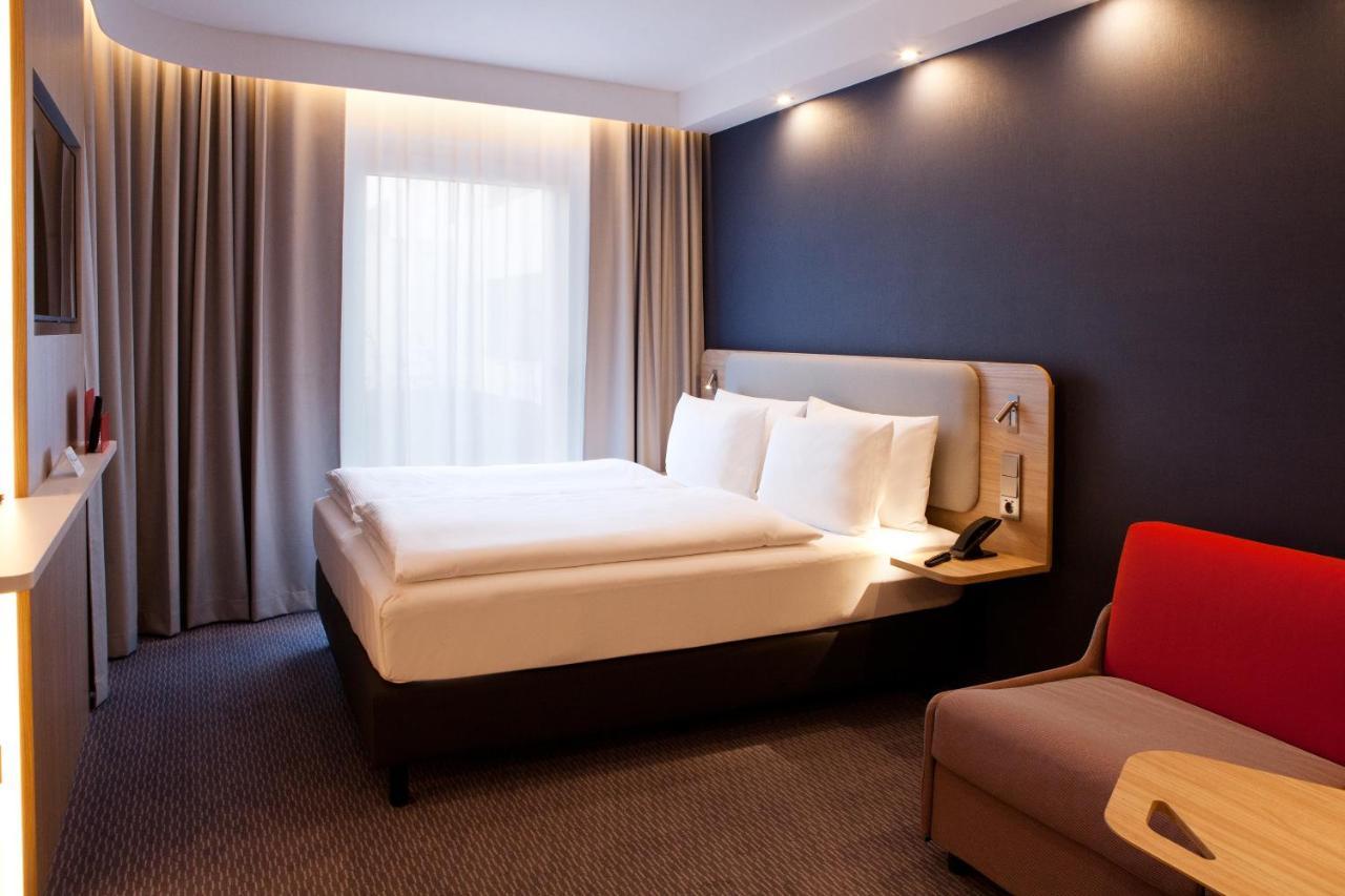 Holiday Inn Express Bochum By Ihg Екстер'єр фото