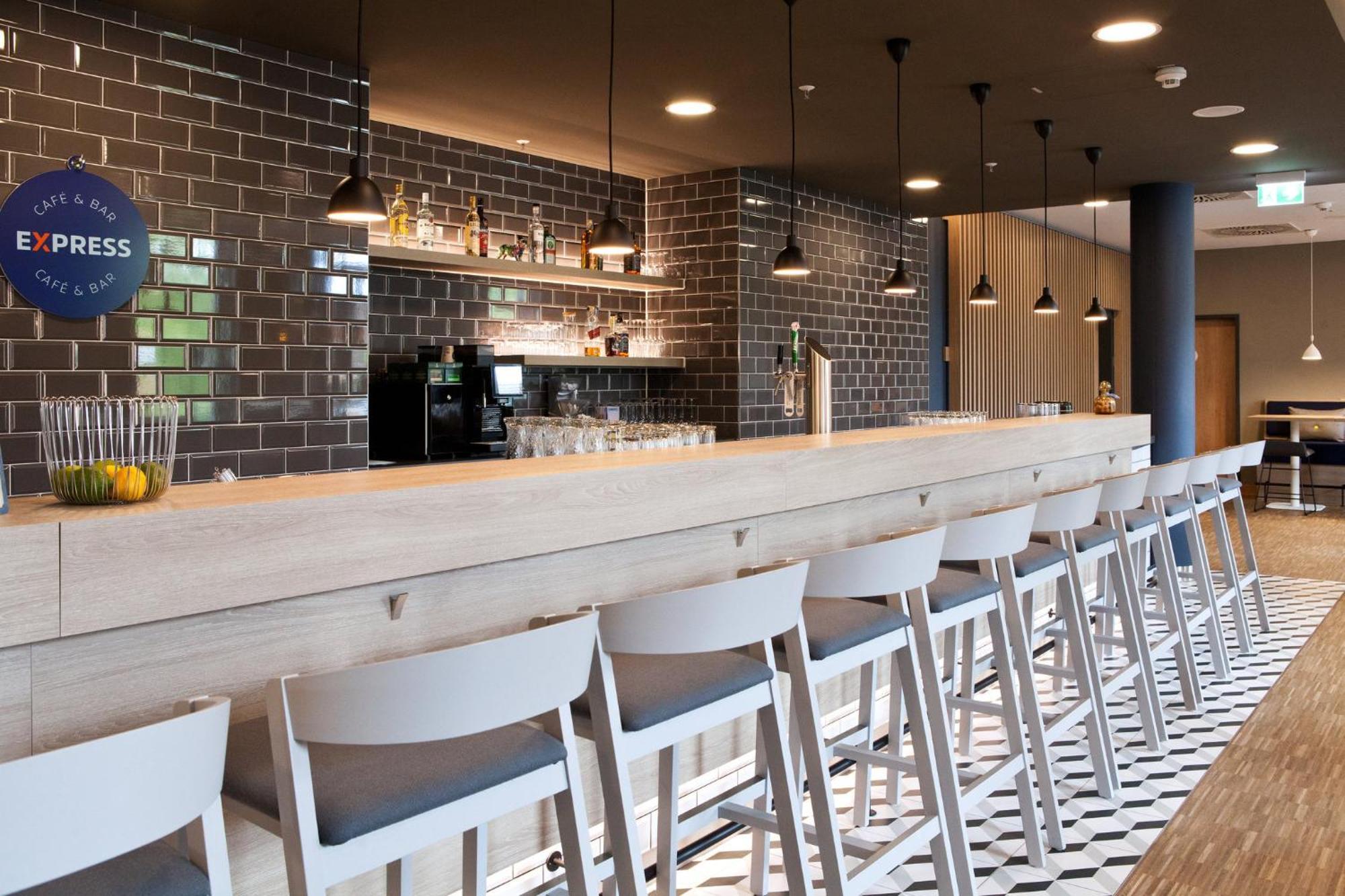 Holiday Inn Express Bochum By Ihg Екстер'єр фото